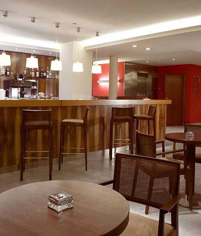Hotel Mu La Cortinada Restoran gambar