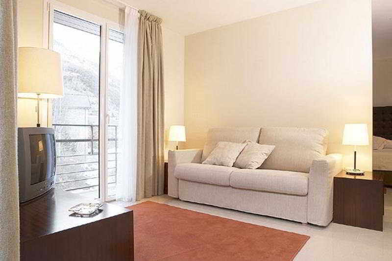 Hotel Mu La Cortinada Bilik gambar