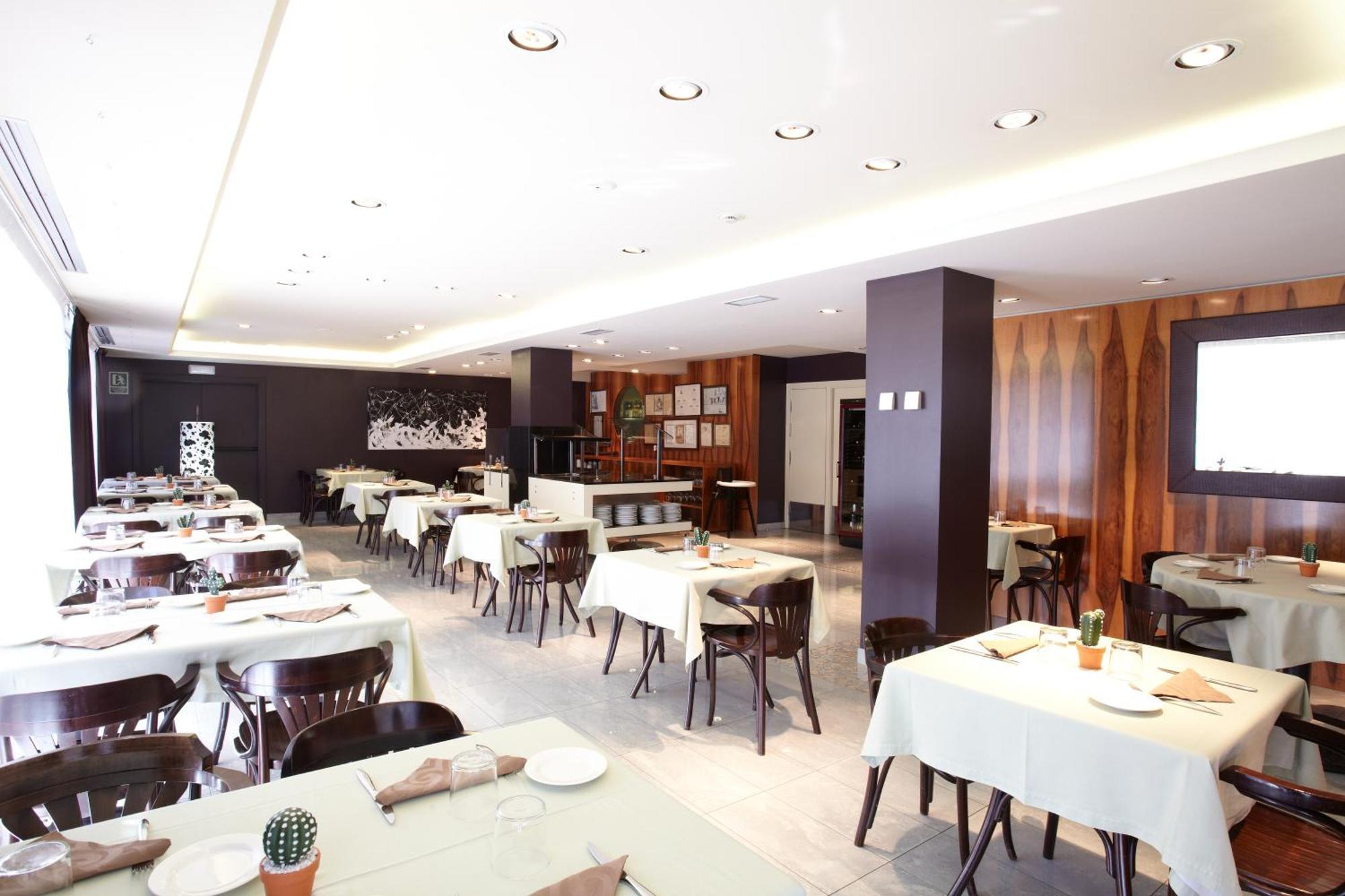 Hotel Mu La Cortinada Restoran gambar