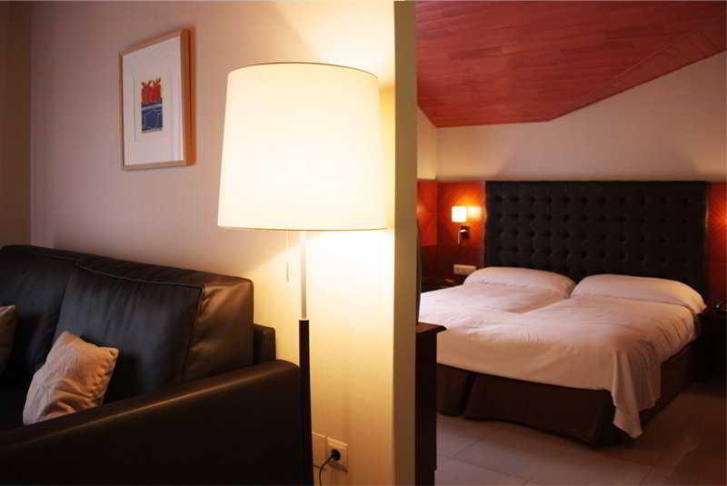 Hotel Mu La Cortinada Luaran gambar
