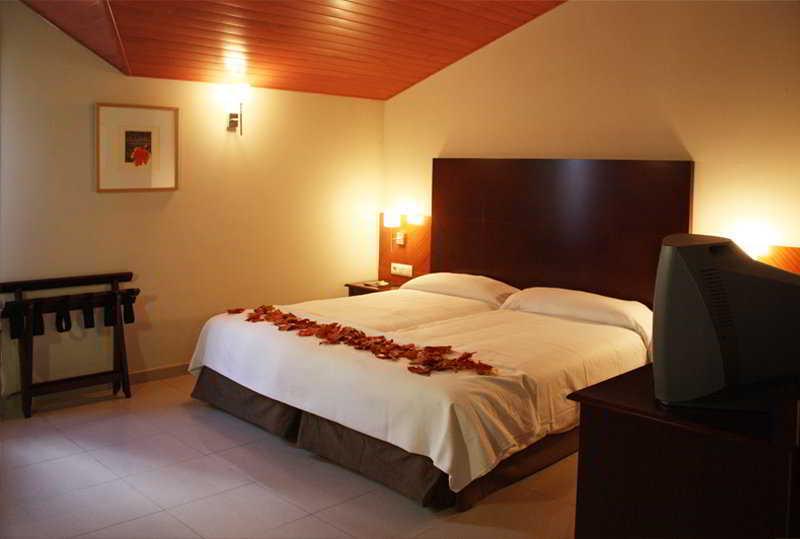 Hotel Mu La Cortinada Luaran gambar