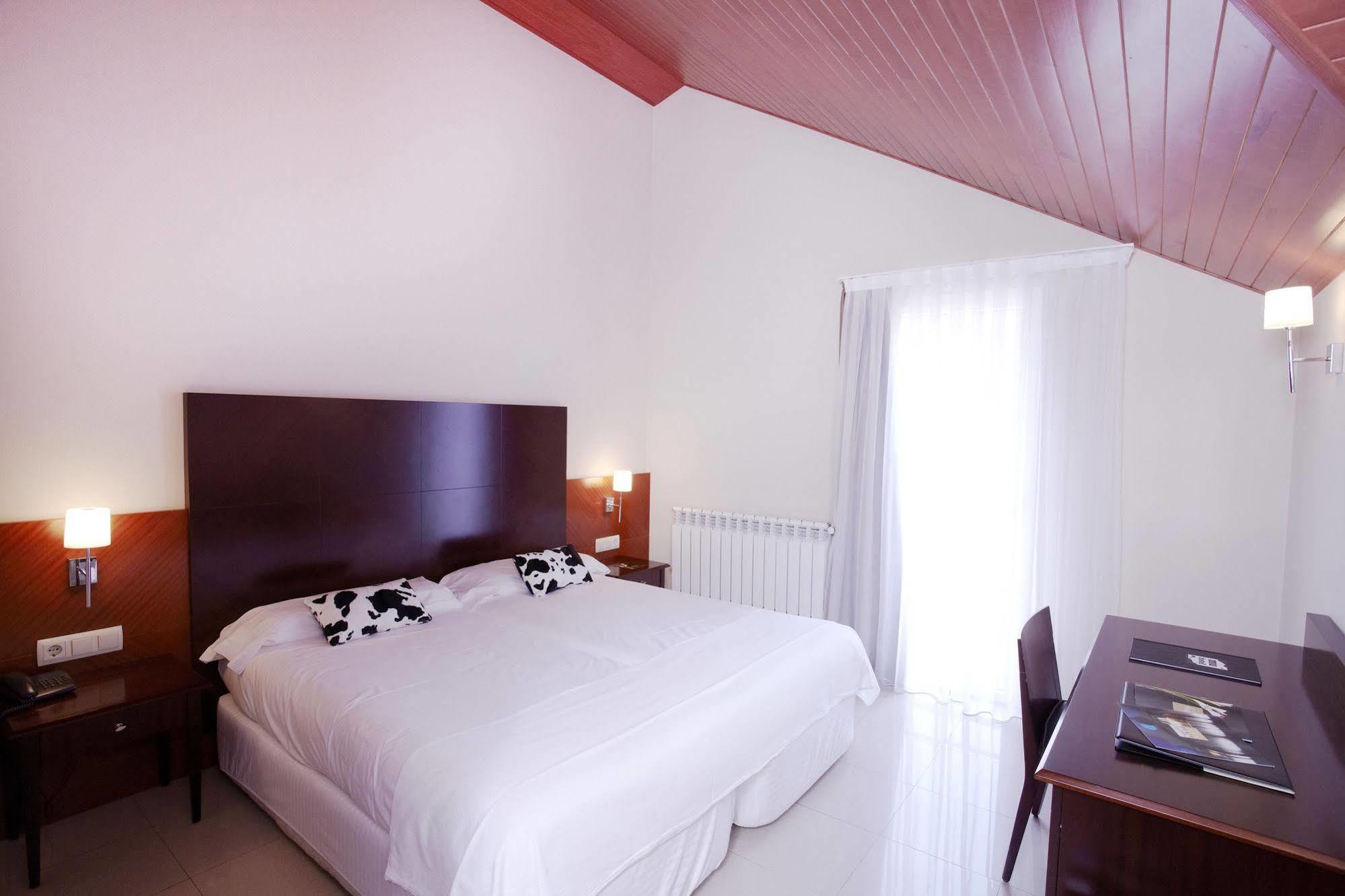 Hotel Mu La Cortinada Bilik gambar
